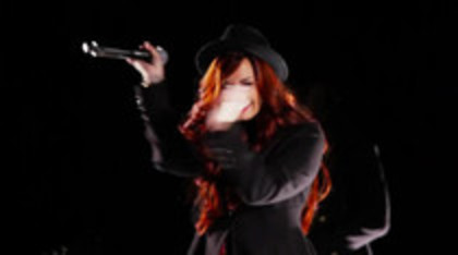 Demetria (86) - Demilush - VEVO Shows Give Your Heart A Break Captures oo1