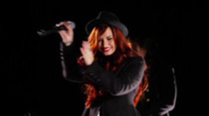 Demetria (92) - Demilush - VEVO Shows Give Your Heart A Break Captures oo1