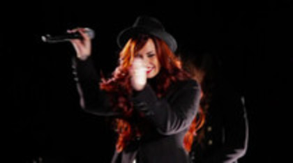 Demetria (95) - Demilush - VEVO Shows Give Your Heart A Break Captures oo1