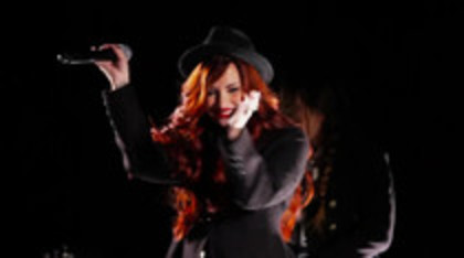 Demetria (98) - Demilush - VEVO Shows Give Your Heart A Break Captures oo1