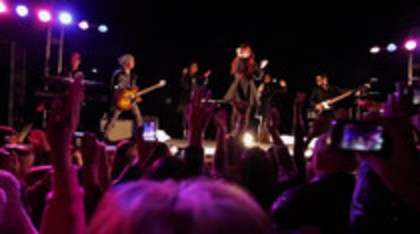 Demetria (120) - Demilush - VEVO Shows Give Your Heart A Break Captures oo1