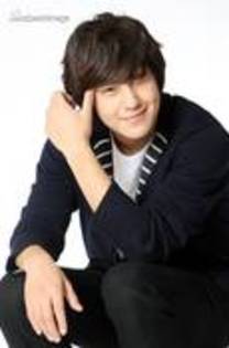 thumb_d30427121f927f7ff919b848 - Kim Bum
