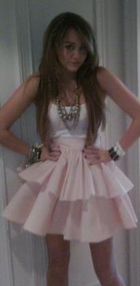 308493_101702896611237_100003145802814_8583_13221803_n - miley-cyrus 1