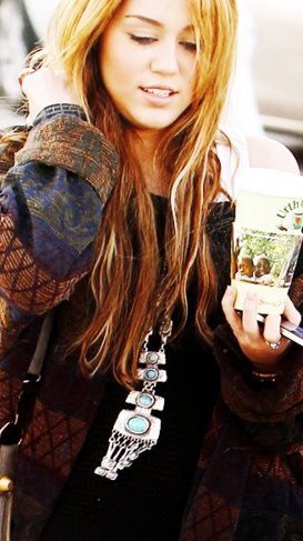 381459_101064206675106_100003145802814_4572_1075025249_n - miley-cyrus 1