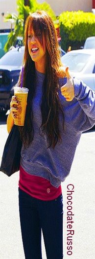 407234_148141091967417_100003145802814_207125_24095649_n - miley-cyrus 1