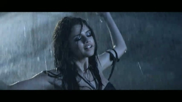 61091449_INEDAUE - x-Selena-Gomez-And-The-Scene-A-Year-Without-Rain