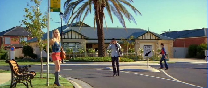 -Ron se duce spre fata care ii zambea-