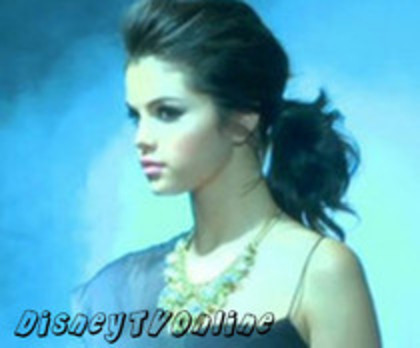 48448998_EMOOIJHLT - Selena Gomez