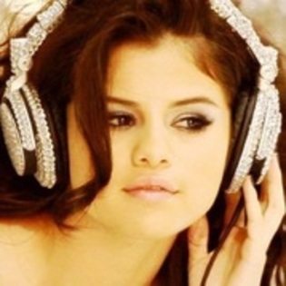 56938826_BRITDVR2 - Selena Gomez