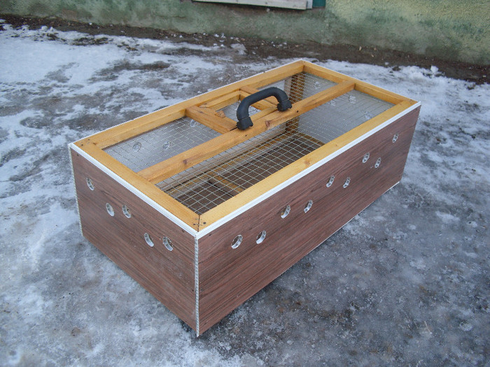 068 lada de tra .. porumbei laterale pla