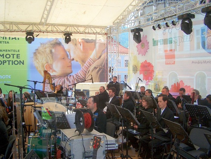 "The Last concert" in Piata Sfatului. - EU si atat