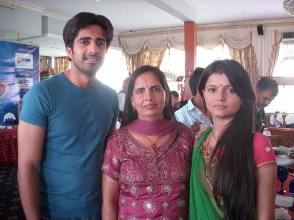 13978355_NQDBNPQLR - Dev si Radhika