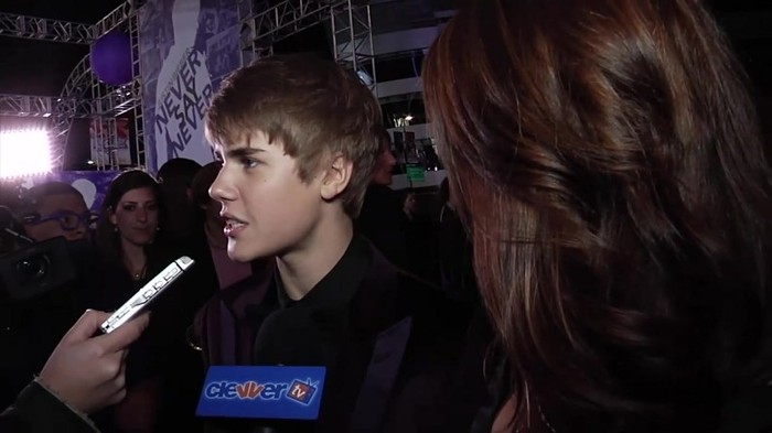 Debby Ryan Meets Justin Bieber At Never Say Never Movie Premiere 1000