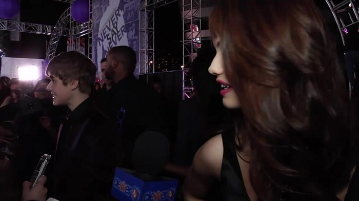 Debby Ryan Meets Justin Bieber At Never Say Never Movie Premiere 0822