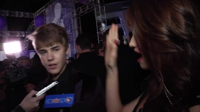 Debby Ryan Meets Justin Bieber At Never Say Never Movie Premiere 1025