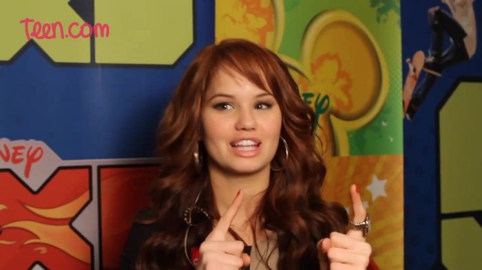 Debby Ryan Discovered Justin Bieber First! 143