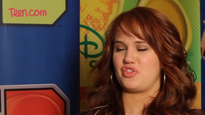 Debby Ryan Discovered Justin Bieber First! 588