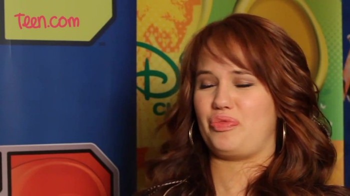 Debby Ryan Discovered Justin Bieber First! 589