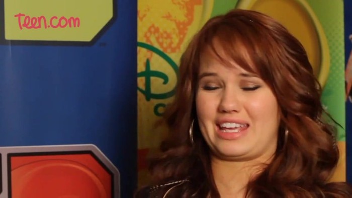 Debby Ryan Discovered Justin Bieber First! 590