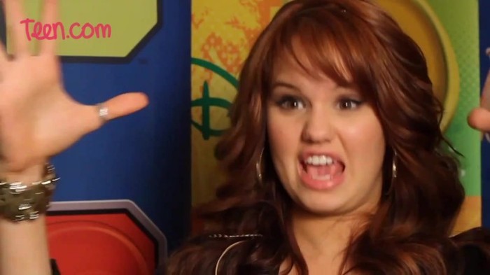 Debby Ryan Discovered Justin Bieber First! 594