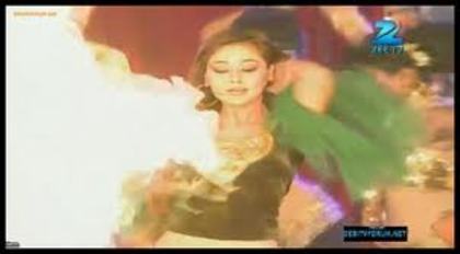 images - Sara Khan dance In Zee Rishte Awards