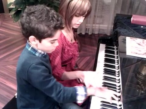 Debby Ryan gives Cameron a quick piano lesson 109