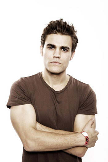 Paul-Wesley-EW-paul-wesley-10008982-400-600