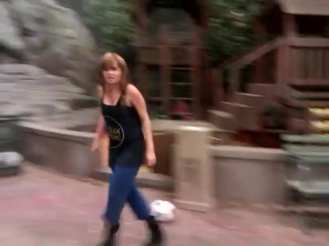 Cameron vs. Debby - Kung Fu battle! 160