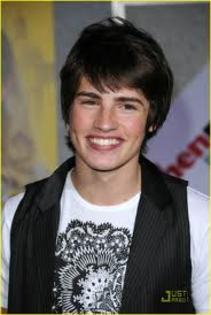 gs - Gregg Sulkin