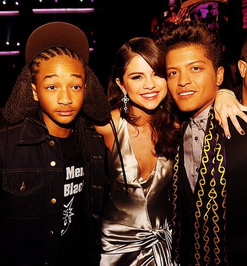 313061_252525034803173_119049044817440_619461_1495796533_n