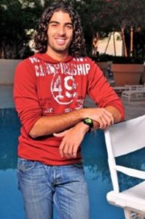 394500_272421236150548_271738429552162_780494_309727783_a - Jason Canela