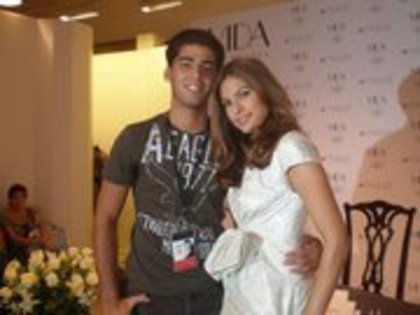 73048_111699518894140_100001622771672_91693_4005039_a - Jason Canela