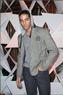 217630_216225825056936_182845248394994_890216_2671135_a - Jason Canela