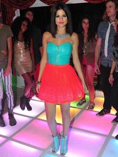 selena-gomez-hit-the-lights-6 - Selena Gomez - hit the lights