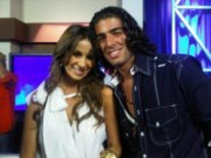 298590_276065539098765_192909200747733_763073_1884028541_a - Jason Canela