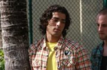 312660_276066972431955_192909200747733_763110_110068408_a - Jason Canela