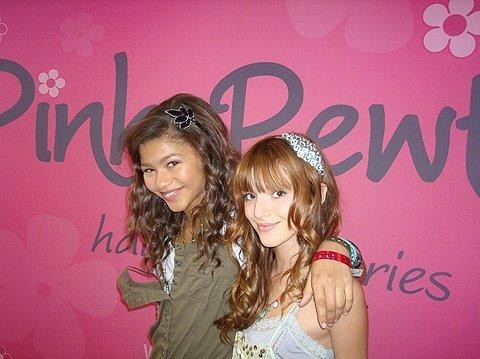 Shake_It_Up__1299244734_1_2010 - bella si zendaya