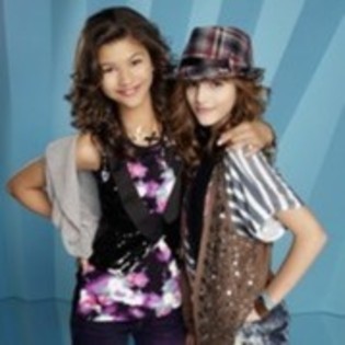 48360568_TXMMQVXYT - bella si zendaya