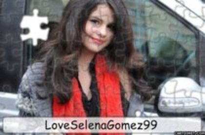  - Poze modificate cu Selena Gomez