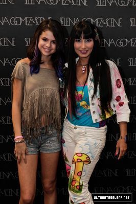 normal_34~0 - Puerto Rico Coliseum Puerto Rico  Meet And Greet- January 22