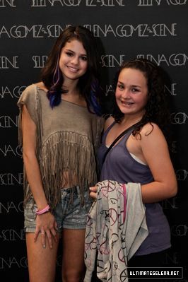 normal_28~0 - Puerto Rico Coliseum Puerto Rico  Meet And Greet- January 22