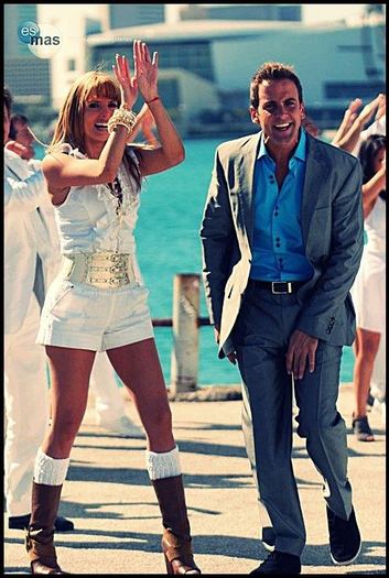 387506_293055174072446_144936708884294_977782_180220427_n