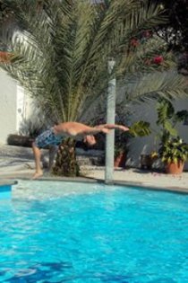 182291_140501756012705_122765847786296_272324_29742_a