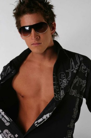 155497_122771491119065_122765847786296_163102_4445025_n