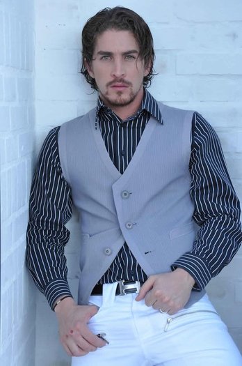 33717_162587980434873_162556483771356_471101_1521861_n