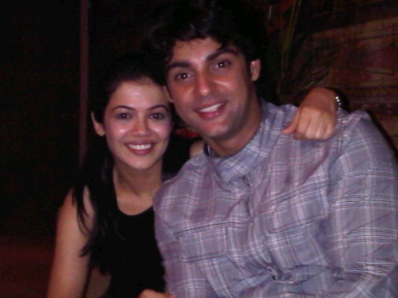 267684_101869746577005_100002619394513_5913_4119078_n - xxShweta Gulati-Dr Nikita Malhotraxx