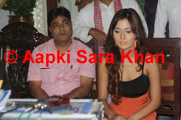 Sara_Khan_K Himaanshu Shukla_Dark-Rainbow (1) - Sara Khan In Dark Rainbow