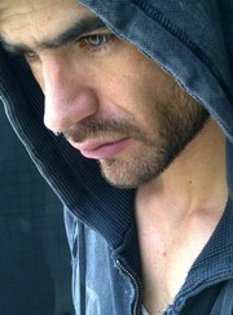 230990_198619400175016_107829272587363_421390_2581665_a - Jorge Poza