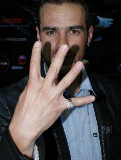 308610_286110458071272_226089210740064_1388402_1448329401_n