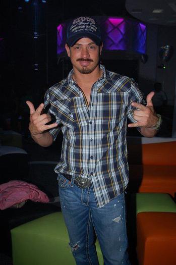 317716_275739122460349_246703752030553_877402_1676376752_n - Jose Carlos Femat